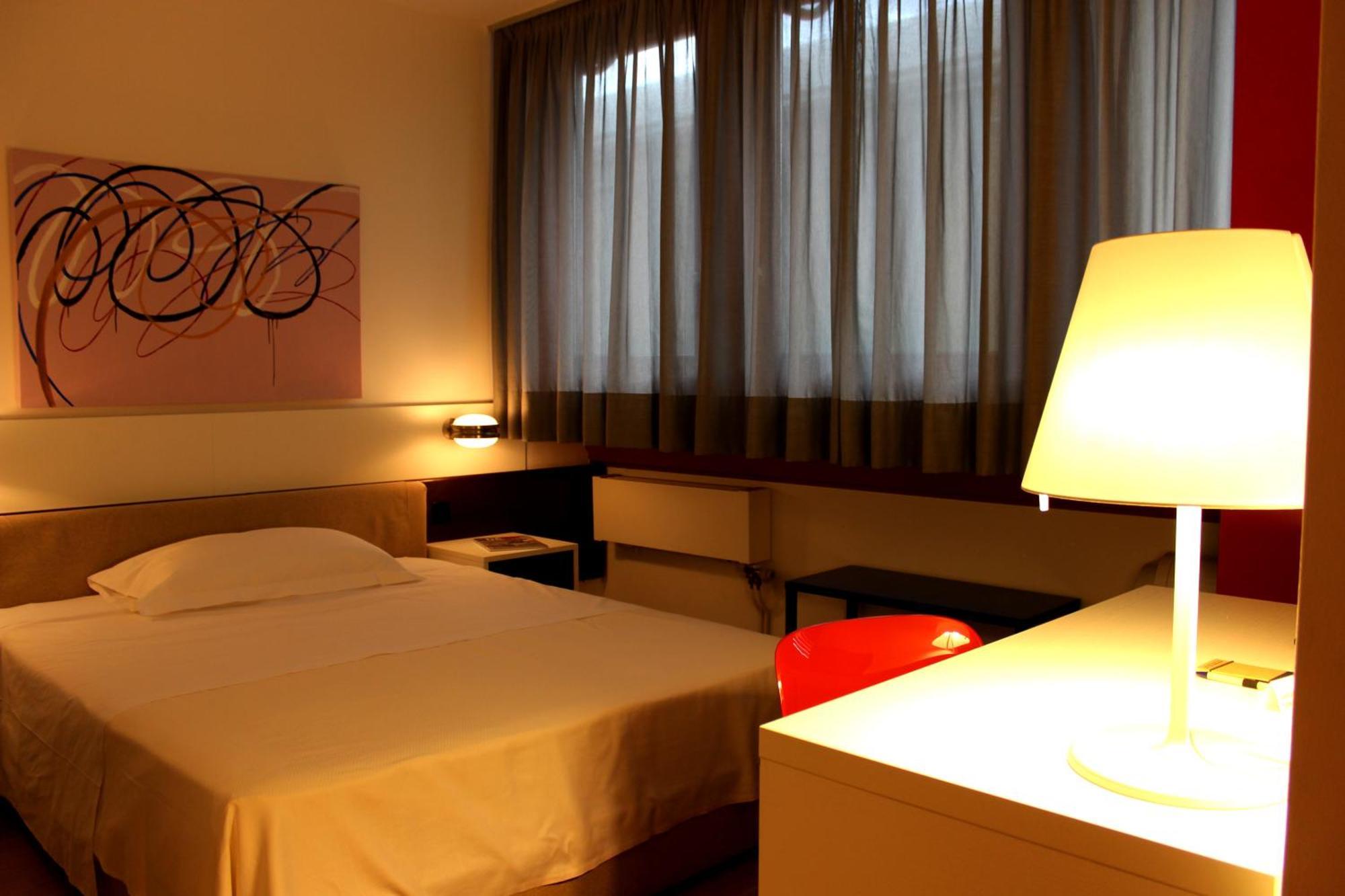 Hotel Garni Centro Киасо Екстериор снимка