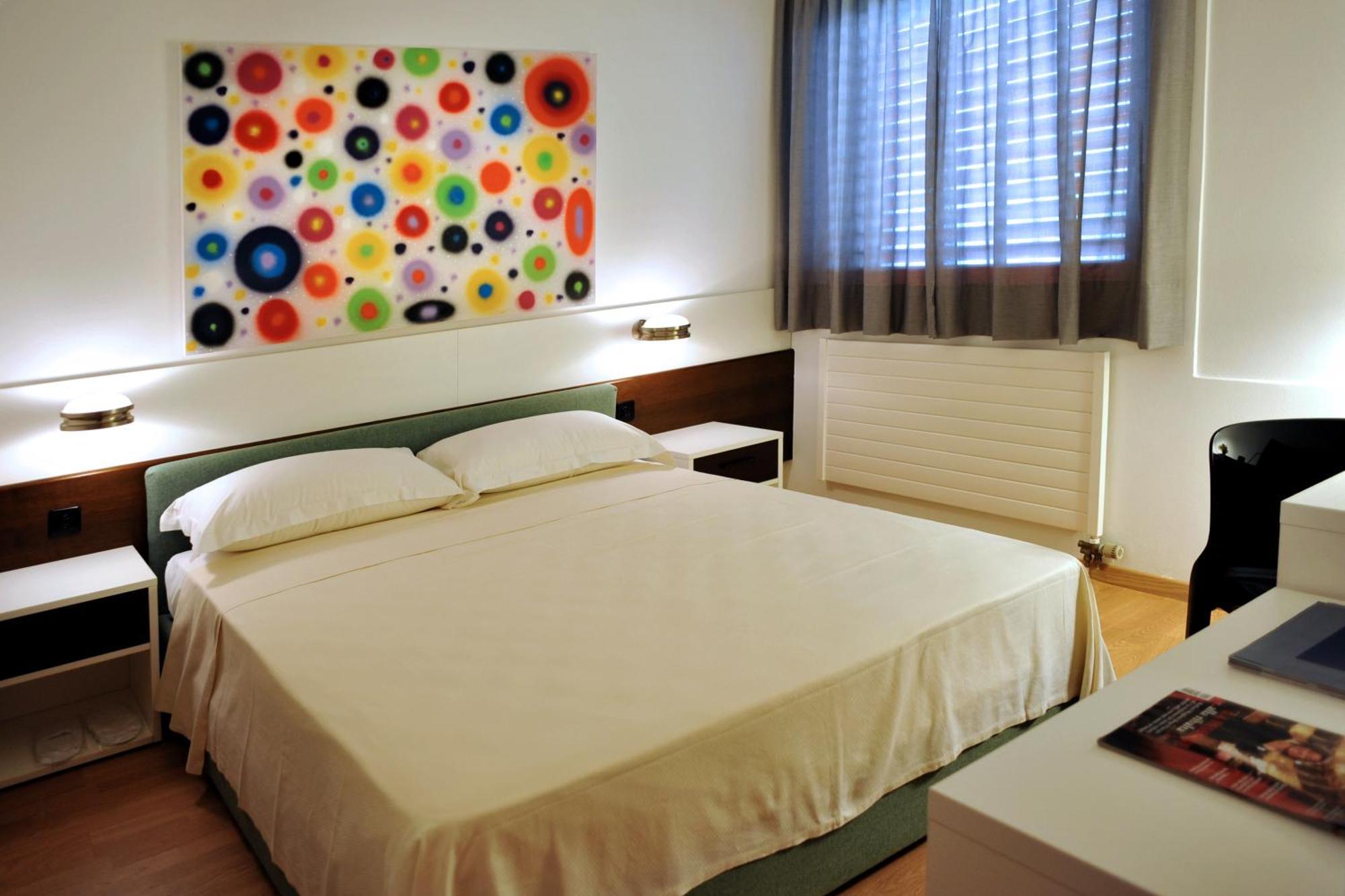 Hotel Garni Centro Киасо Стая снимка